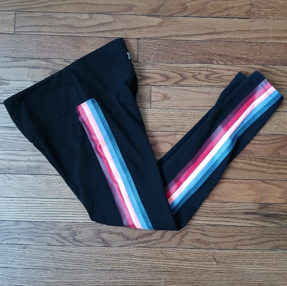💕 PINK Victorias Secret Stripe Leggings💕 - Picture 2 of 9